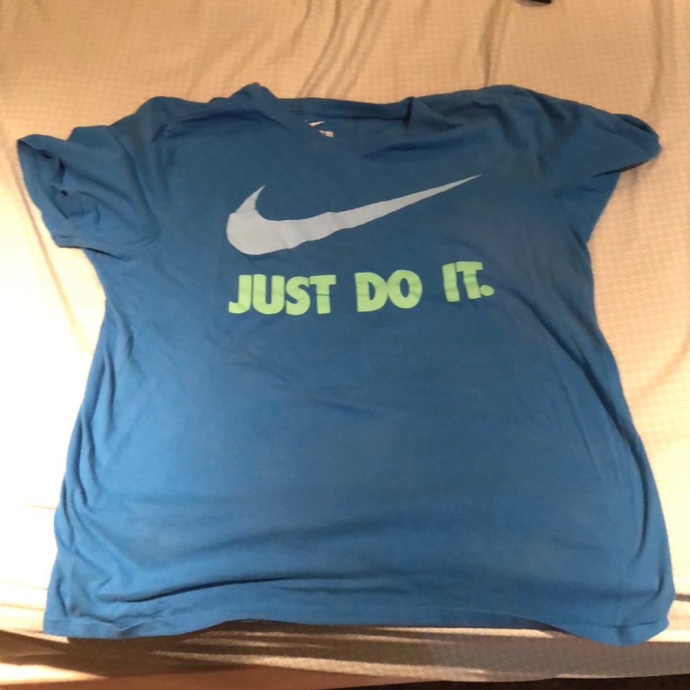 Nike T-shirt